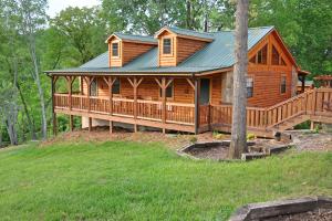 thumbnail of he Rustic Beauty of the Log Home Is Hard to Match